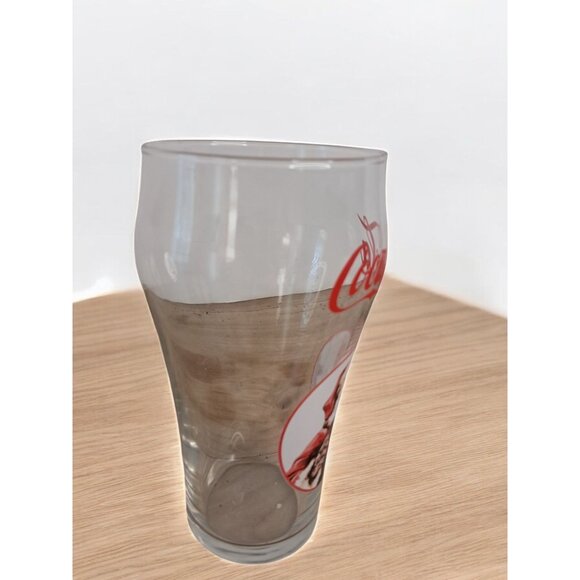 Coca Cola 20 oz Santa Clause Holding A Coca Cola Glass - Picture 2 of 8